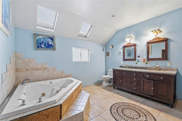1545 Cambria, Los Angeles, CA 90017