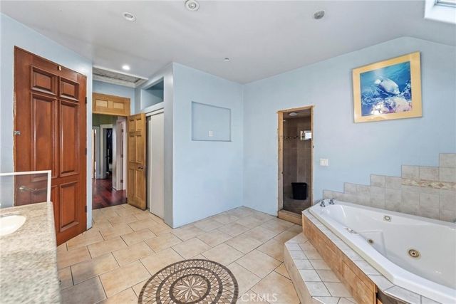 1545 Cambria, Los Angeles, CA 90017