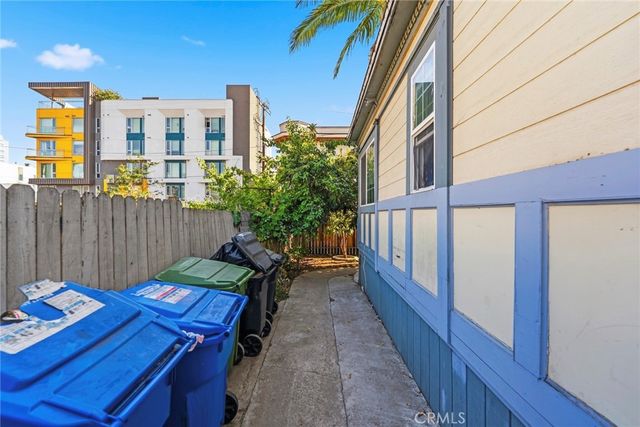 1545 Cambria, Los Angeles, CA 90017