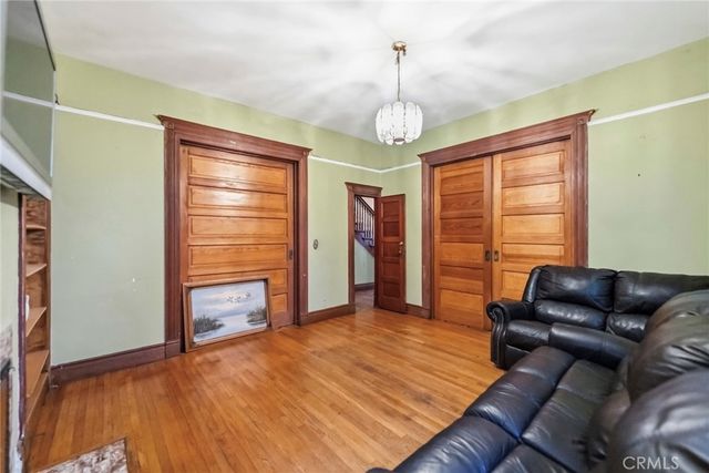 1545 Cambria, Los Angeles, CA 90017