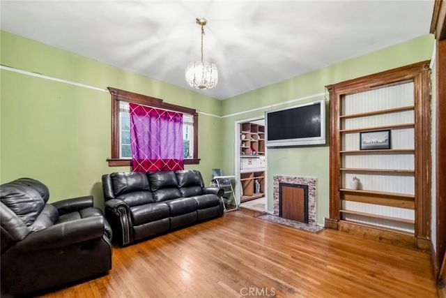 1545 Cambria, Los Angeles, CA 90017