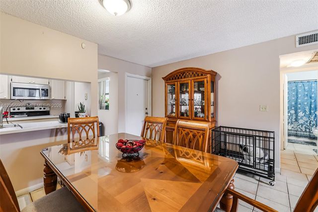 9732 Hammocks Blvd 203-17, Miami, FL 33196