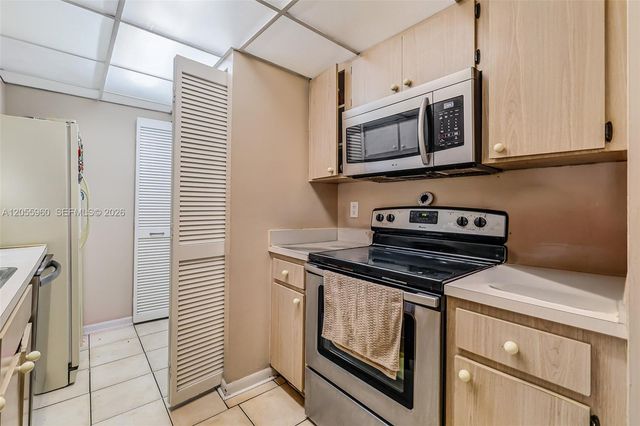 9732 Hammocks Blvd 203-17, Miami, FL 33196