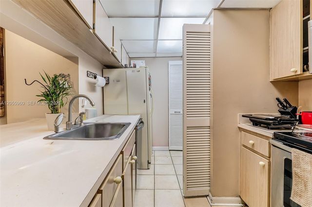 9732 Hammocks Blvd 203-17, Miami, FL 33196
