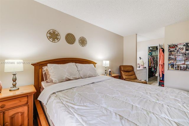 9732 Hammocks Blvd 203-17, Miami, FL 33196