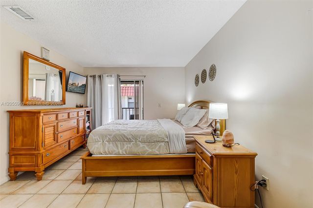 9732 Hammocks Blvd 203-17, Miami, FL 33196