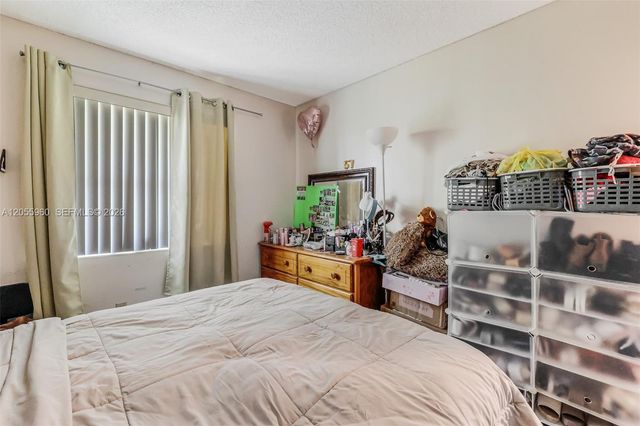 9732 Hammocks Blvd 203-17, Miami, FL 33196