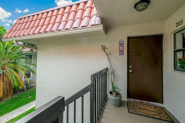9732 Hammocks Blvd 203-17, Miami, FL 33196
