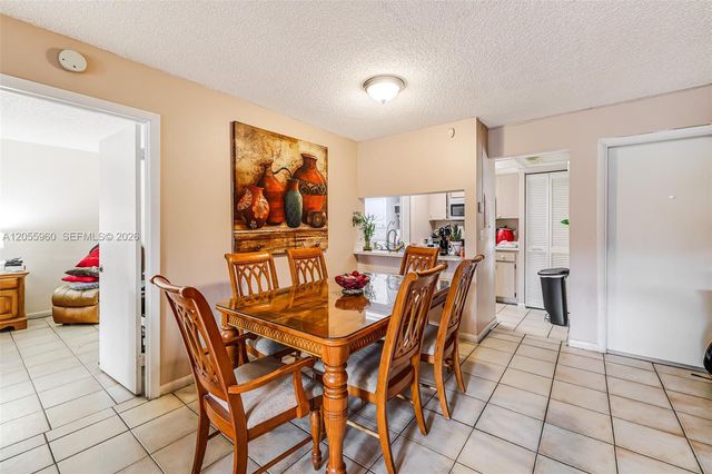 9732 Hammocks Blvd 203-17, Miami, FL 33196