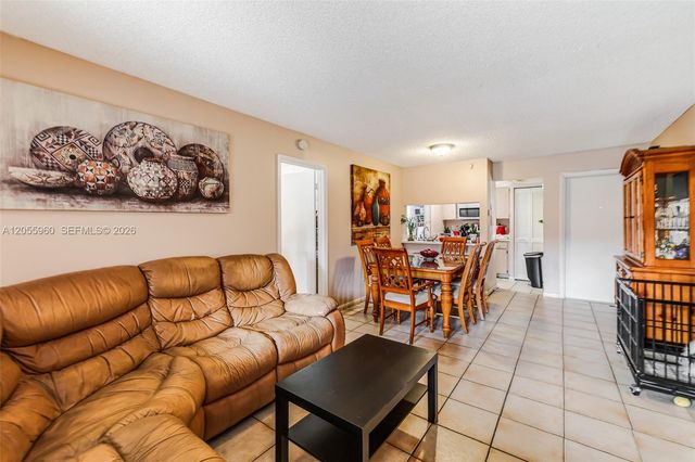 9732 Hammocks Blvd 203-17, Miami, FL 33196