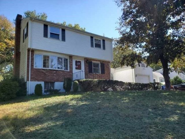 1696 Liberty St, Braintree, MA 02184