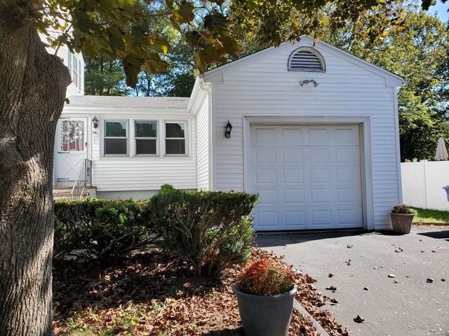 1696 Liberty St, Braintree, MA 02184