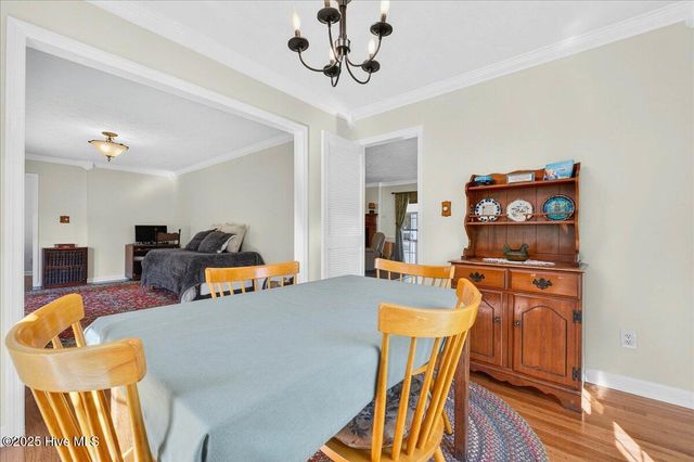 293 White Pine Road, Lake Waccamaw, NC 28450