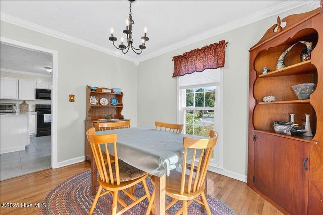 293 White Pine Road, Lake Waccamaw, NC 28450