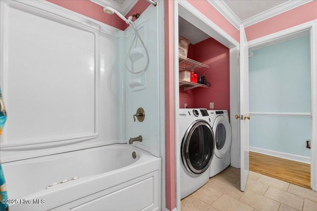 293 White Pine Road, Lake Waccamaw, NC 28450