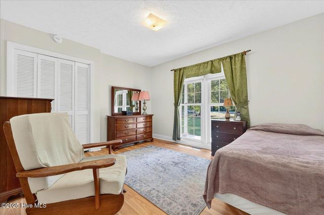 293 White Pine Road, Lake Waccamaw, NC 28450