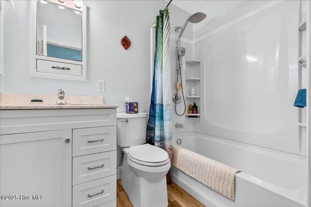 293 White Pine Road, Lake Waccamaw, NC 28450