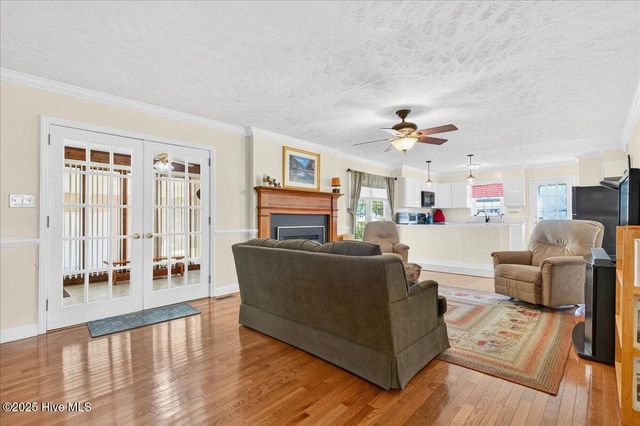 293 White Pine Road, Lake Waccamaw, NC 28450