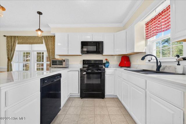 293 White Pine Road, Lake Waccamaw, NC 28450