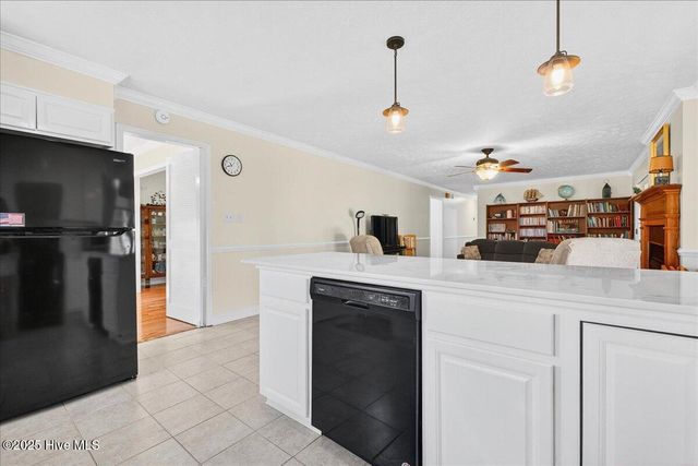 293 White Pine Road, Lake Waccamaw, NC 28450