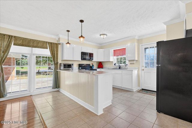 293 White Pine Road, Lake Waccamaw, NC 28450