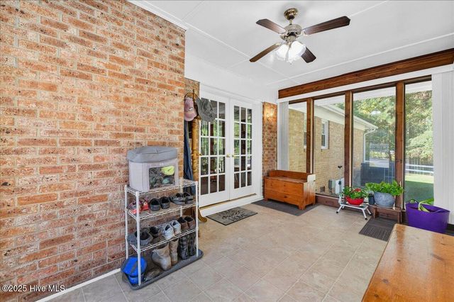 293 White Pine Road, Lake Waccamaw, NC 28450