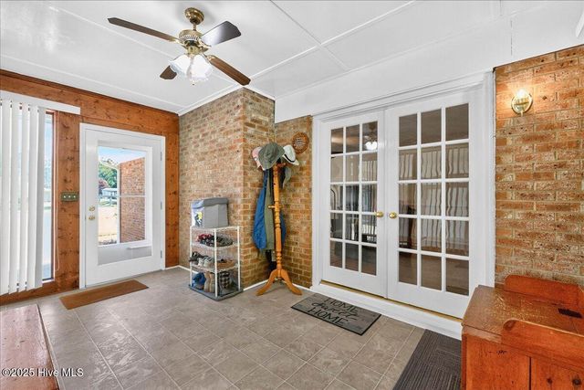 293 White Pine Road, Lake Waccamaw, NC 28450