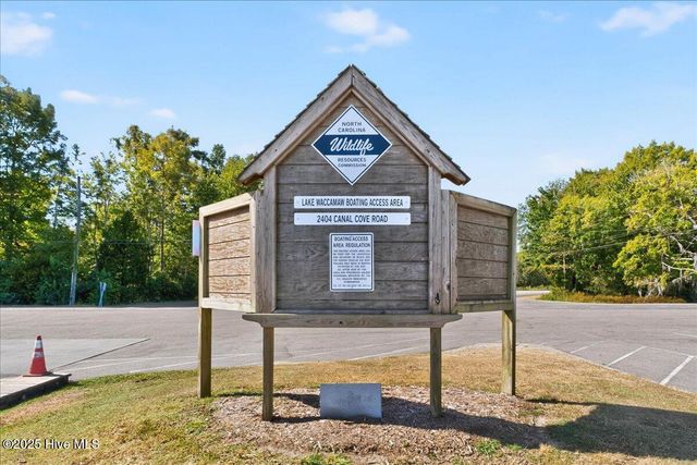 293 White Pine Road, Lake Waccamaw, NC 28450