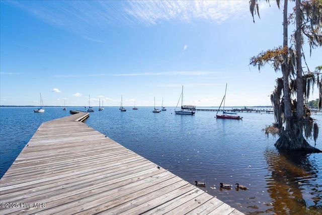 293 White Pine Road, Lake Waccamaw, NC 28450