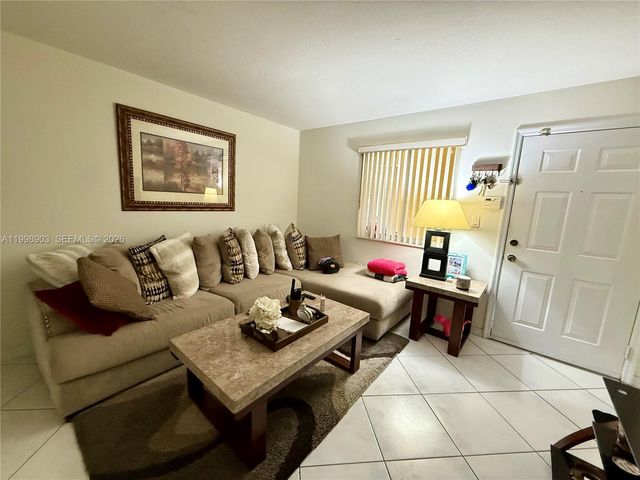 12605 SW 91st St 219, Miami, FL 33186