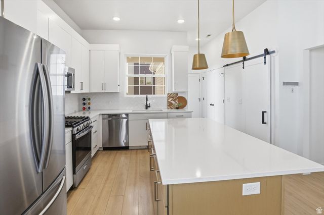 6149 W MOON VALLEY DRIVE DR, South Jordan, UT 84009