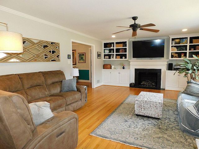 2007 Darlington RD, Roanoke, VA 24018