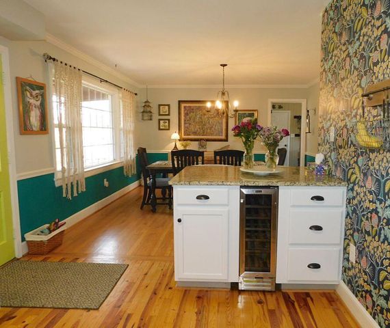 2007 Darlington RD, Roanoke, VA 24018