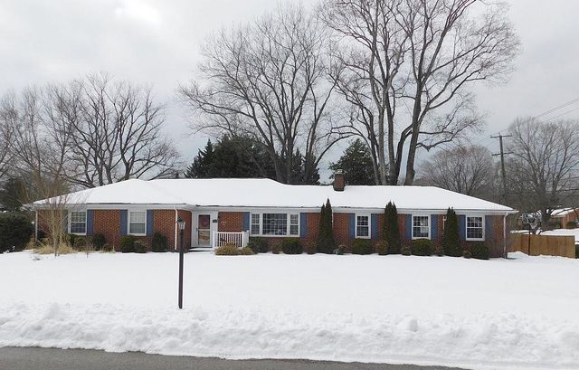 2007 Darlington RD, Roanoke, VA 24018