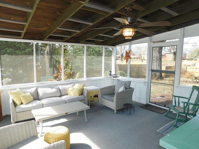 2007 Darlington RD, Roanoke, VA 24018