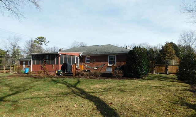 2007 Darlington RD, Roanoke, VA 24018