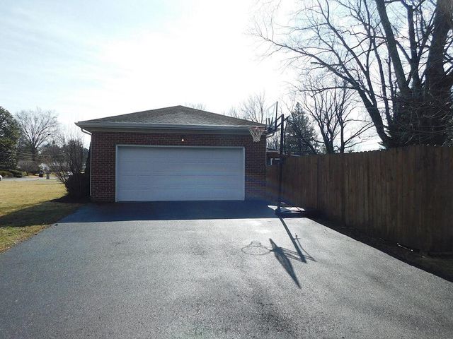 2007 Darlington RD, Roanoke, VA 24018