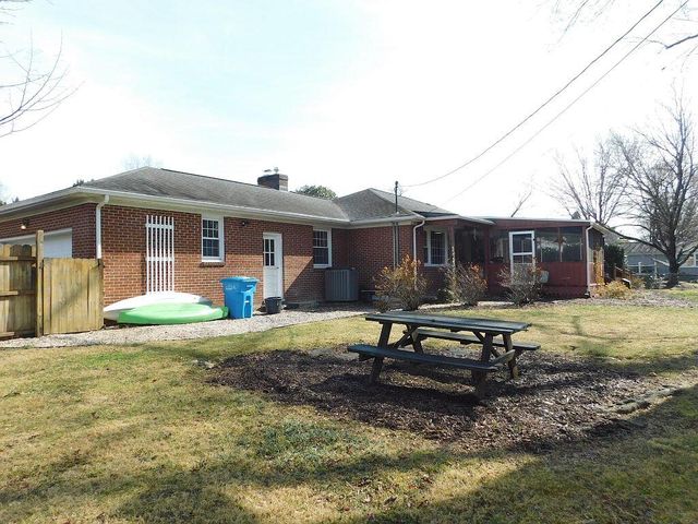 2007 Darlington RD, Roanoke, VA 24018