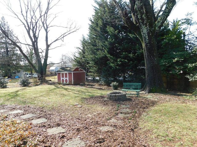 2007 Darlington RD, Roanoke, VA 24018