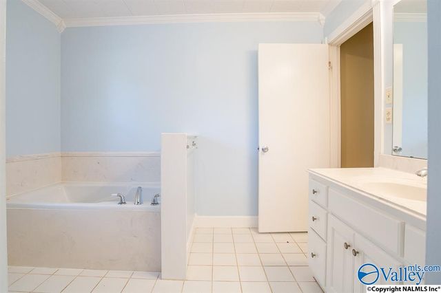 4306 NW Cloverdale Drive, Huntsville, AL 35805