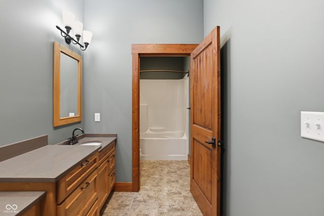 4568 State Road 135 S, Nashville, IN 47448