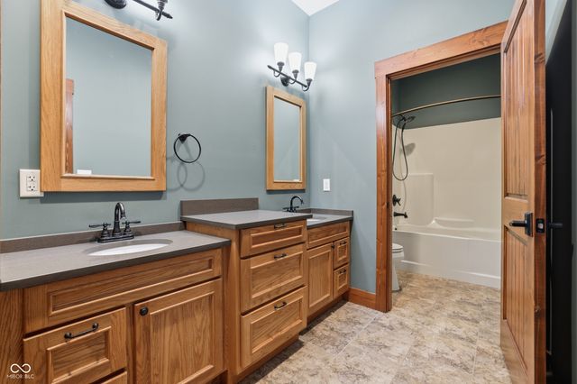 4568 State Road 135 S, Nashville, IN 47448