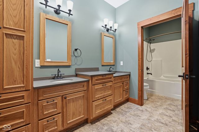 4568 State Road 135 S, Nashville, IN 47448