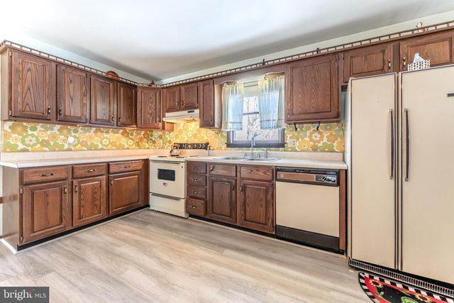 321 S CHESTNUT ST, Summit Hill, PA 18250