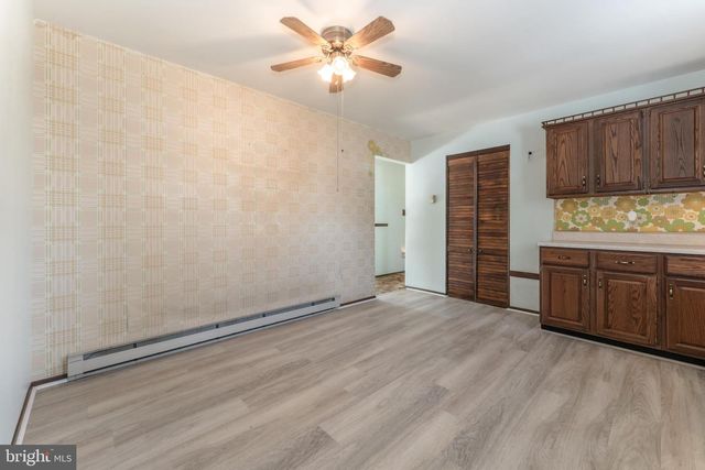 321 S CHESTNUT ST, Summit Hill, PA 18250