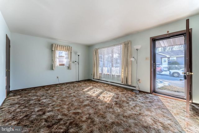 321 S CHESTNUT ST, Summit Hill, PA 18250