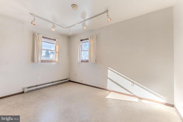 321 S CHESTNUT ST, Summit Hill, PA 18250