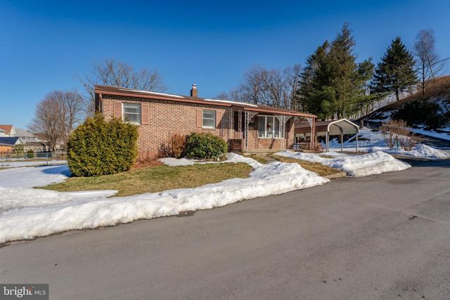 321 S CHESTNUT ST, Summit Hill, PA 18250