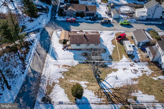 321 S CHESTNUT ST, Summit Hill, PA 18250