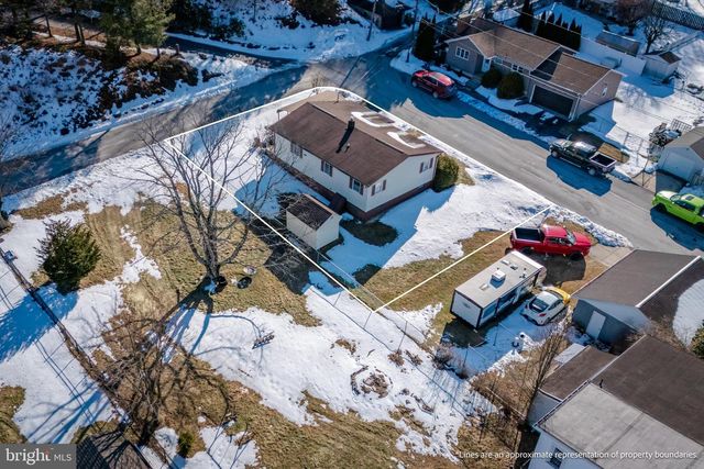 321 S CHESTNUT ST, Summit Hill, PA 18250